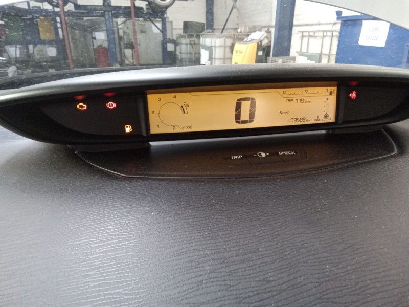 citroen c4 sedan del año 2010