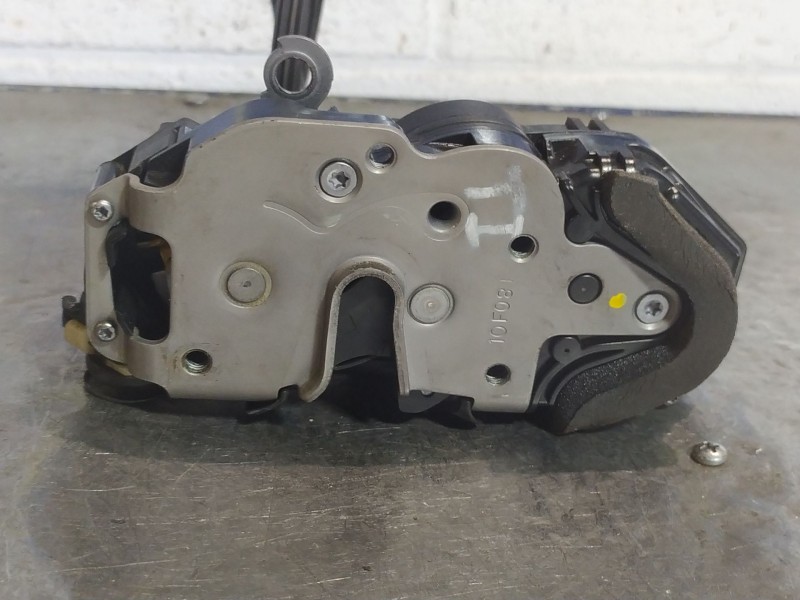 Recambio de cerradura puerta trasera izquierda para opel insignia 2.0 cdti 110 edition referencia OEM IAM   