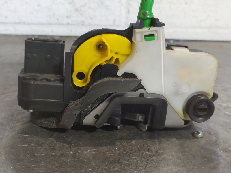 Recambio de cerradura puerta trasera izquierda para opel insignia 2.0 cdti 110 edition referencia OEM IAM   