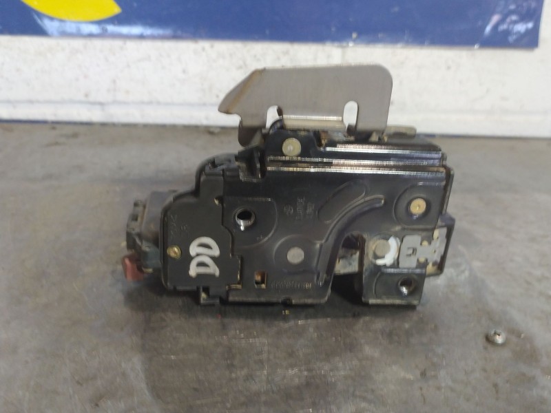 Recambio de cerradura puerta delantera derecha para audi a3 (8p) 2.0 tdi referencia OEM IAM   