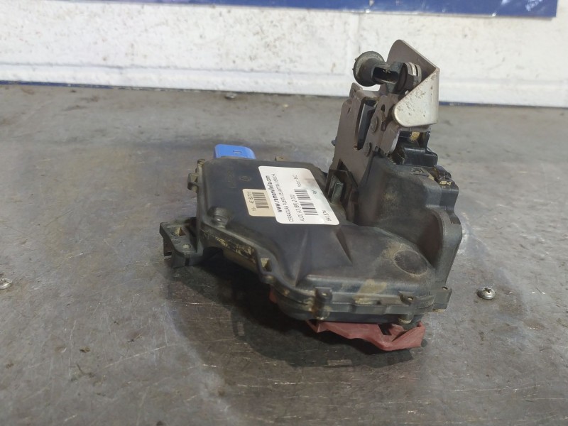 Recambio de cerradura puerta delantera derecha para audi a3 (8p) 2.0 tdi referencia OEM IAM   