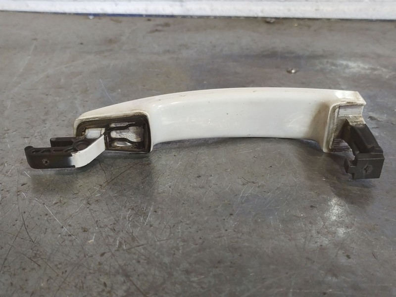 Recambio de maneta exterior delantera izquierda para opel insignia 2.0 cdti 110 edition referencia OEM IAM   