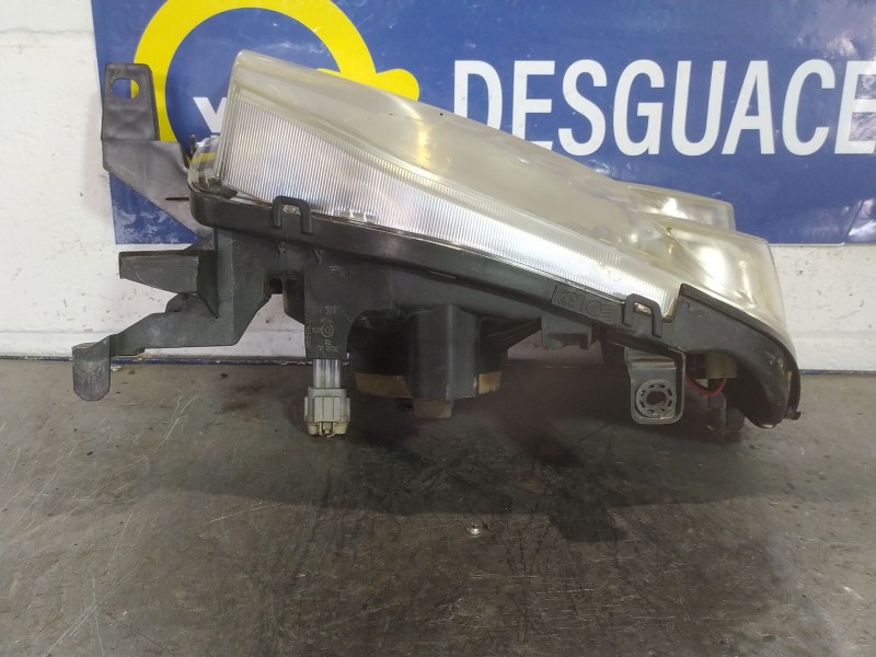 Recambio de faro derecho para nissan navara 2 ii pick-up (d22) 2.5 tdi referencia OEM IAM   