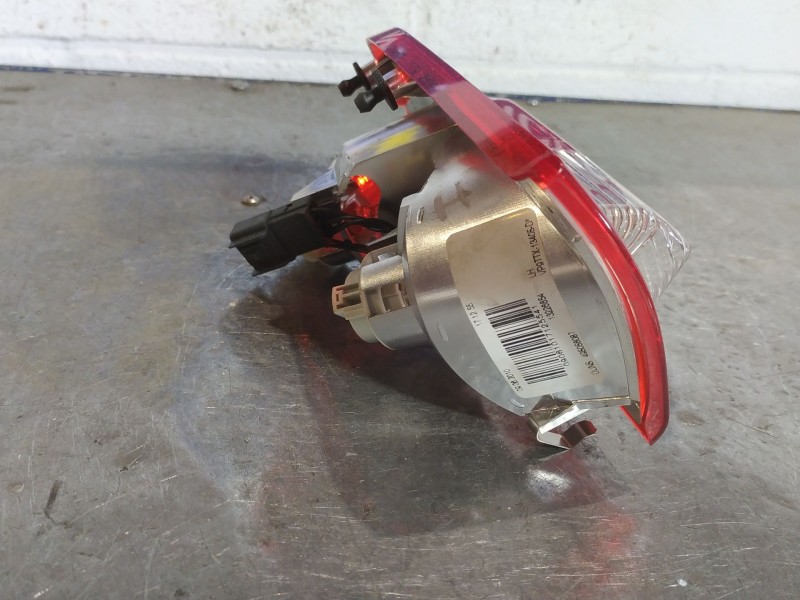 Recambio de piloto porton izquierdo para opel insignia 2.0 cdti 110 edition referencia OEM IAM   