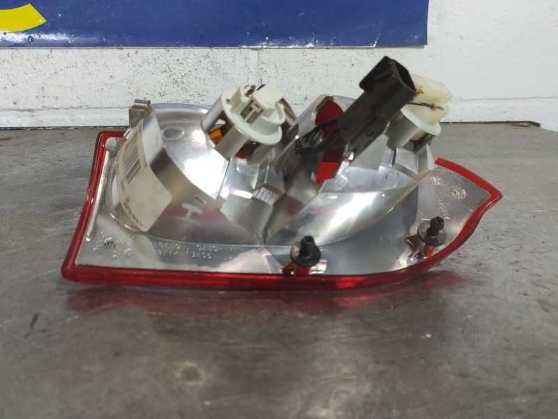 Recambio de piloto porton izquierdo para opel insignia 2.0 cdti 110 edition referencia OEM IAM   