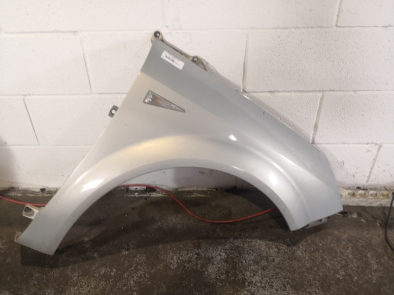 Recambio de aleta delantera derecha para renault scenic ii 1.5 dci diesel referencia OEM IAM    Recambio de aleta delantera derecha para renault scenic ii 1.5 dci diesel referencia OEM IAM