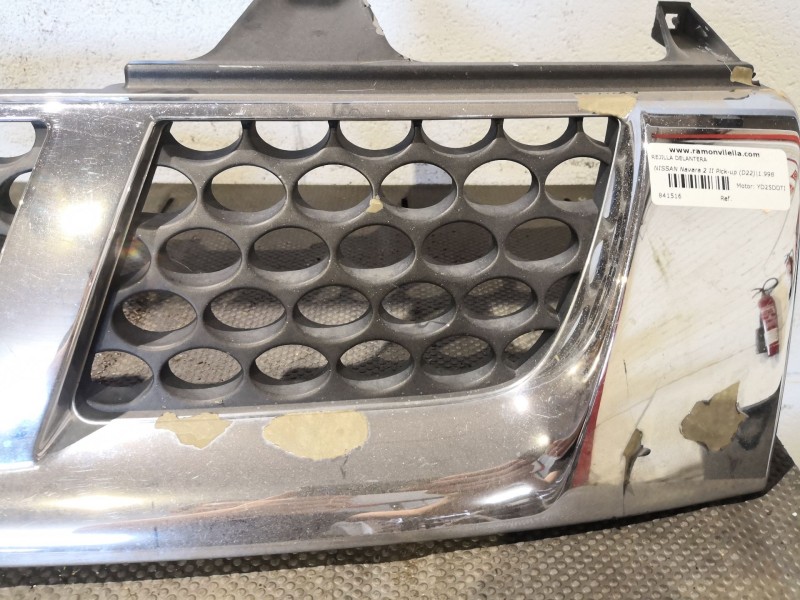 Recambio de rejilla delantera para nissan navara 2 ii pick-up (d22) 2.5 tdi referencia OEM IAM   
