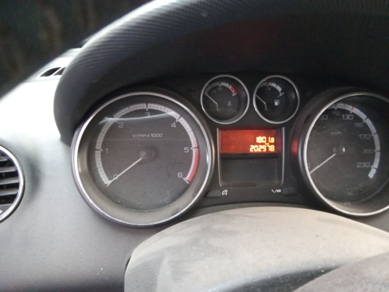 peugeot 308 del año 2010