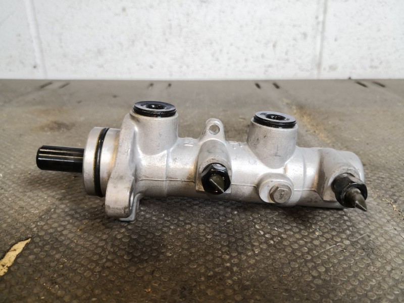Recambio de bomba freno para kia carnival  | 0.07 - ...  | 0.07 - ... referencia OEM IAM   