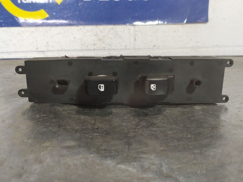 Recambio de mando elevalunas delantero derecho para kia carnival  | 0.07 - ...  | 0.07 - ... referencia OEM IAM   