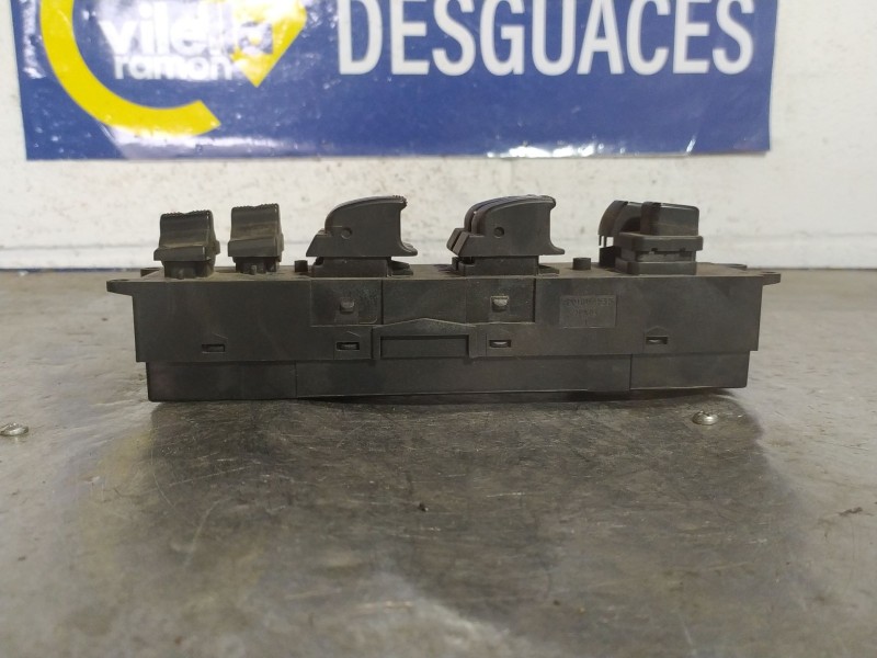 Recambio de mando elevalunas delantero izquierdo para kia carnival  | 0.07 - ...  | 0.07 - ... referencia OEM IAM   