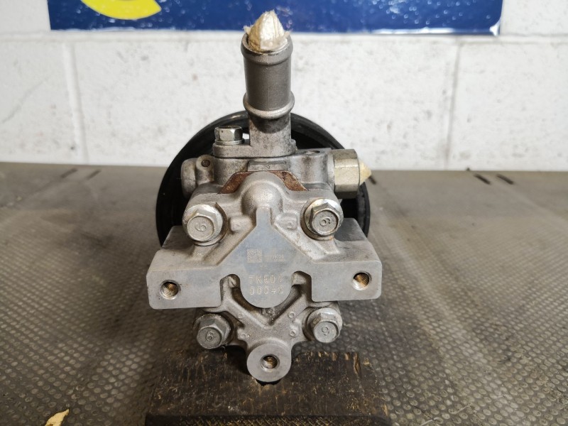 Recambio de bomba direccion para opel insignia 2.0 cdti 110 edition referencia OEM IAM   