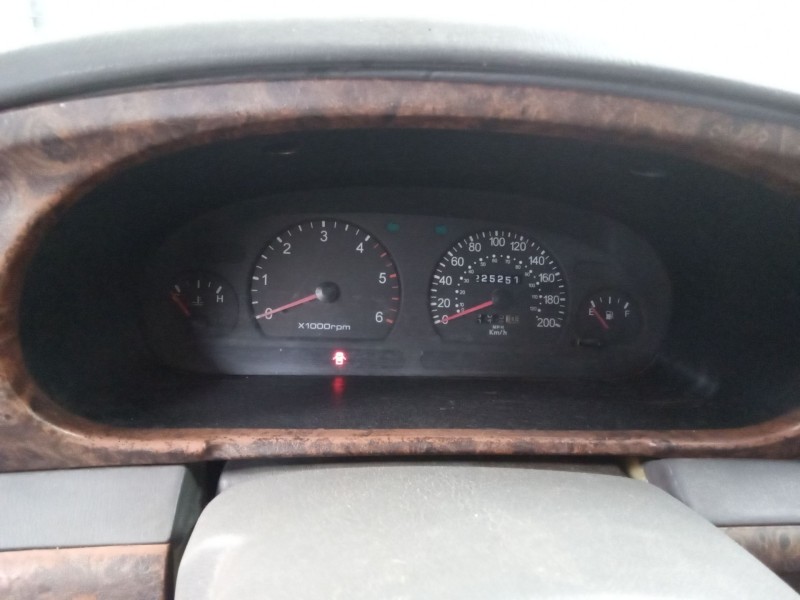 kia carnival ii del año 2001