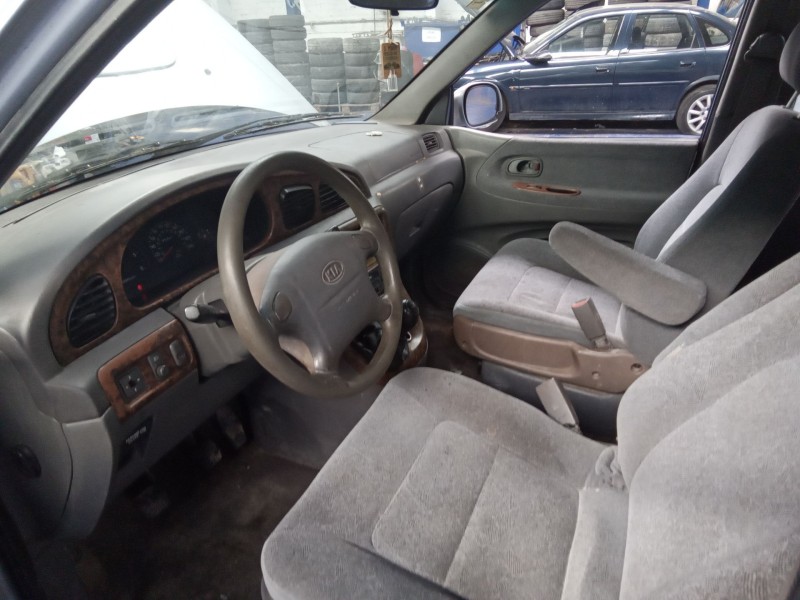 kia carnival ii del año 2001