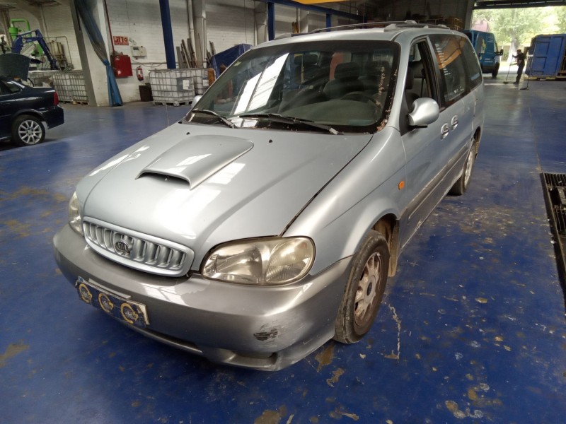 kia carnival ii del año 2001