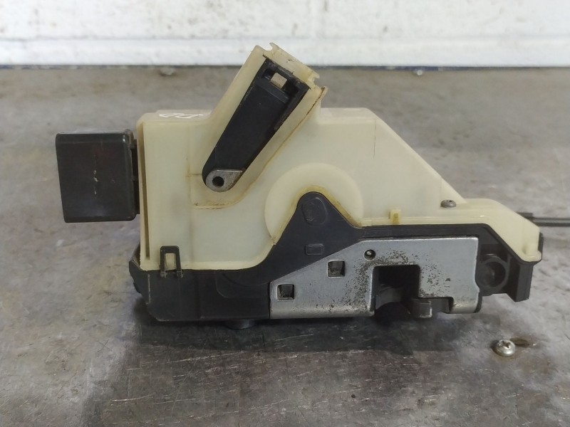 Recambio de cerradura puerta delantera derecha para peugeot 208  | 0.12 - ...  | 0.12 - ... referencia OEM IAM 9688079280  