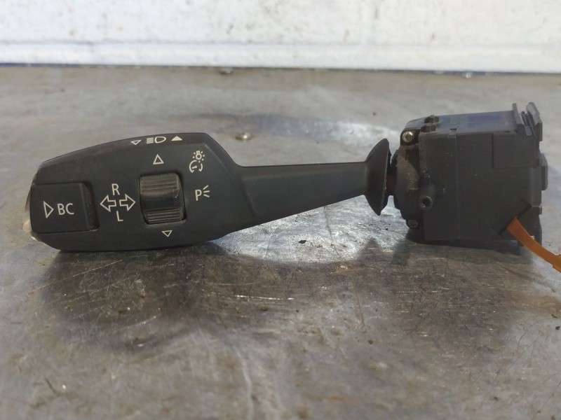 Recambio de mando intermitentes para bmw serie 1 berlina (e81/e87) 120d referencia OEM IAM 01108160  