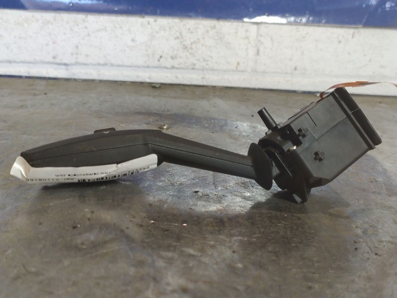 Recambio de mando intermitentes para bmw serie 1 berlina (e81/e87) 120d referencia OEM IAM 01108160  