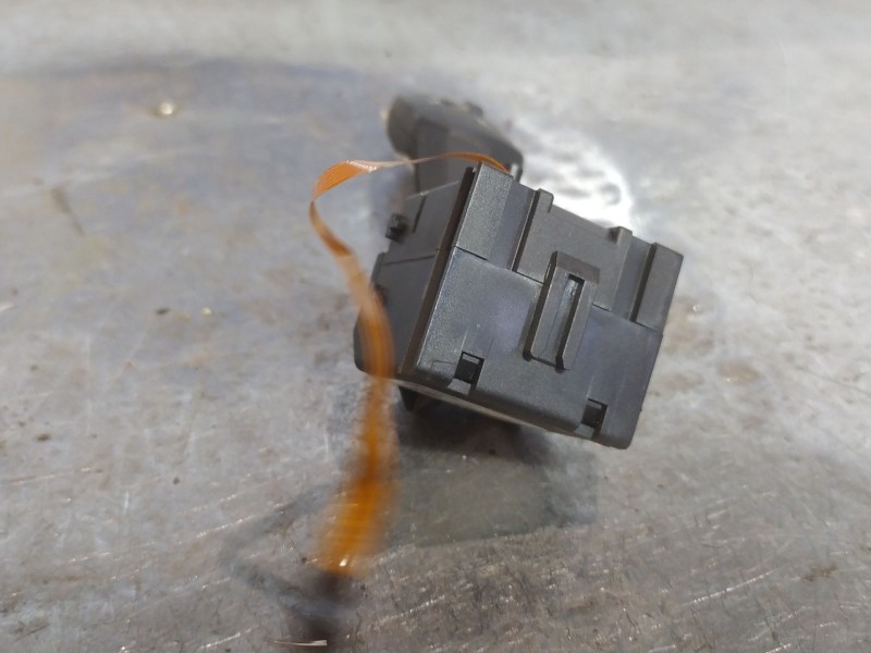 Recambio de mando intermitentes para bmw serie 1 berlina (e81/e87) 120d referencia OEM IAM 01108160  