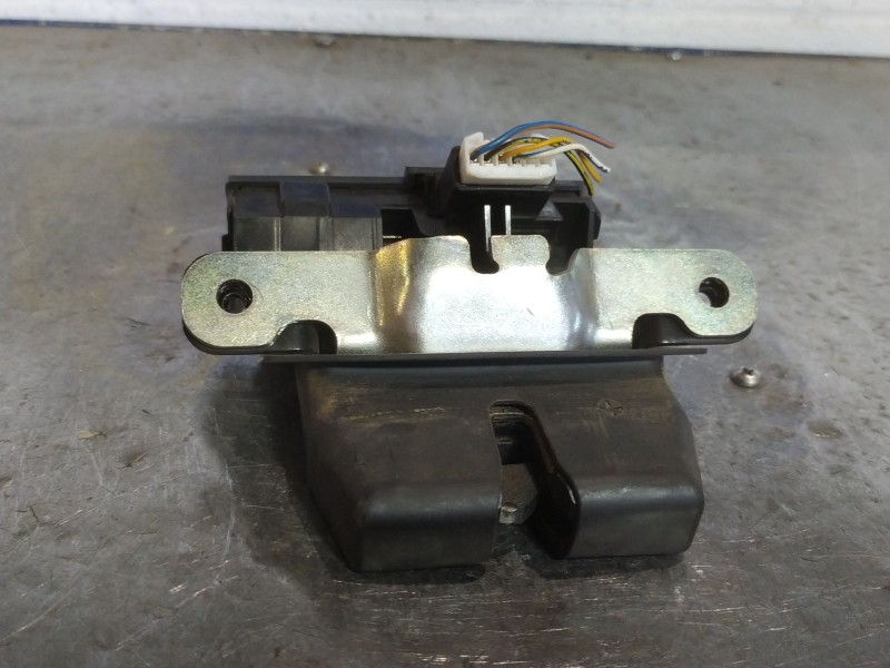 Recambio de cerradura maletero porton para ford fiesta (cb1)  | 0.08 - ...  | 0.08 - ... referencia OEM IAM   