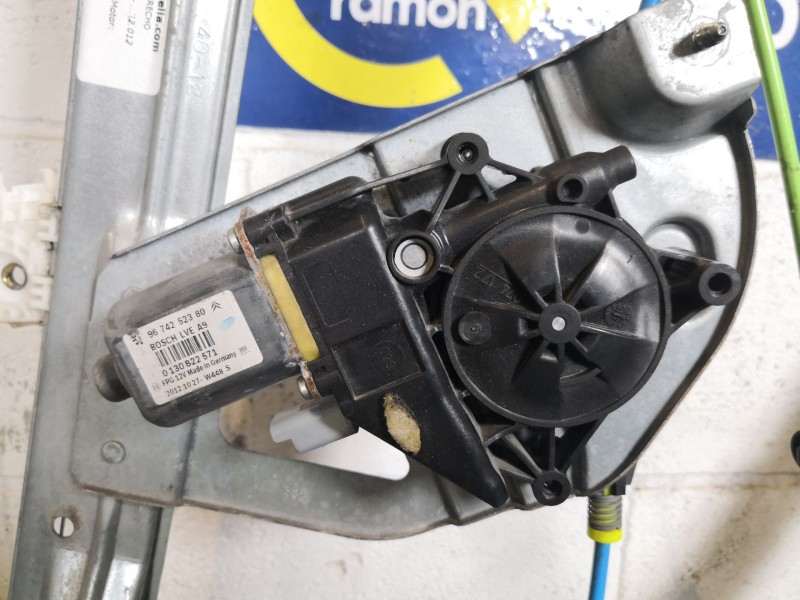 Recambio de elevalunas delantero derecho para peugeot 208  | 0.12 - ...  | 0.12 - ... referencia OEM IAM 9674252380 0130822571 