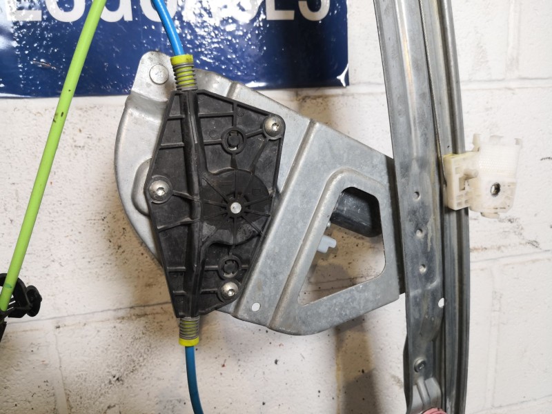 Recambio de elevalunas delantero derecho para peugeot 208  | 0.12 - ...  | 0.12 - ... referencia OEM IAM 9674252380 0130822571 