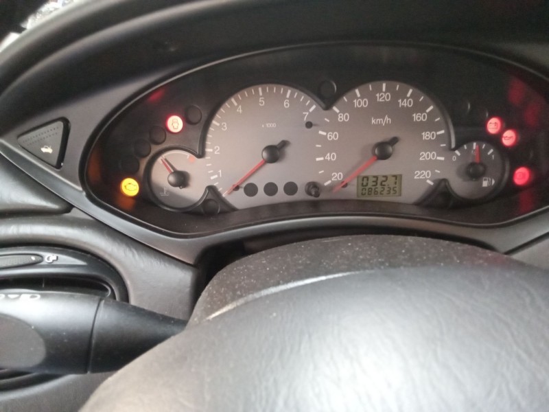 ford focus 1.6 ghia del año 1999