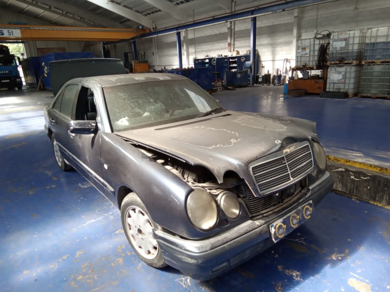 mercedes clase e (w210) berlina del año 1997