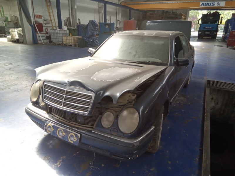 mercedes clase e (w210) berlina del año 1997