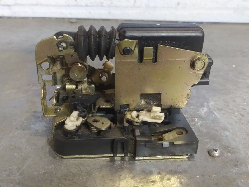 Recambio de cerradura puerta delantera derecha para dacia logan ambiance referencia OEM IAM   