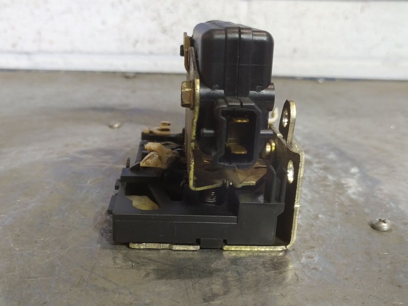 Recambio de cerradura puerta delantera derecha para dacia logan ambiance referencia OEM IAM   