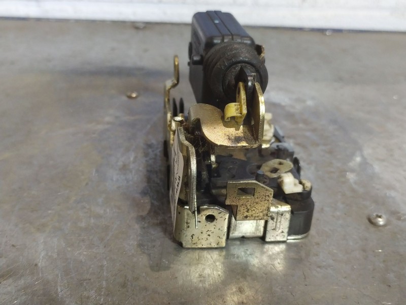 Recambio de cerradura puerta delantera derecha para dacia logan ambiance referencia OEM IAM   