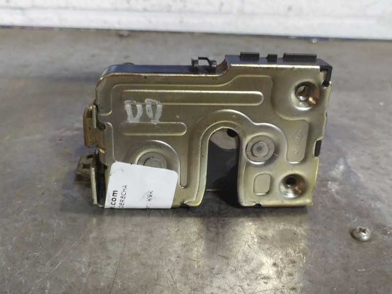 Recambio de cerradura puerta delantera derecha para dacia logan ambiance referencia OEM IAM   