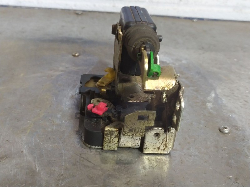 Recambio de cerradura puerta delantera izquierda para dacia logan ambiance referencia OEM IAM   