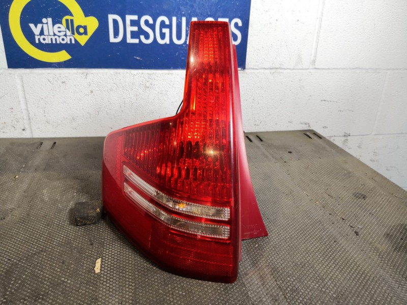 Recambio de piloto trasero izquierdo para citroen c4 berlina 1.6 16v hdi referencia OEM IAM   