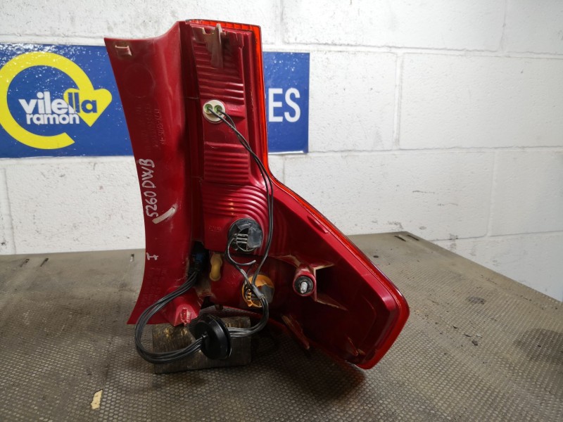 Recambio de piloto trasero izquierdo para citroen c4 berlina 1.6 16v hdi referencia OEM IAM   