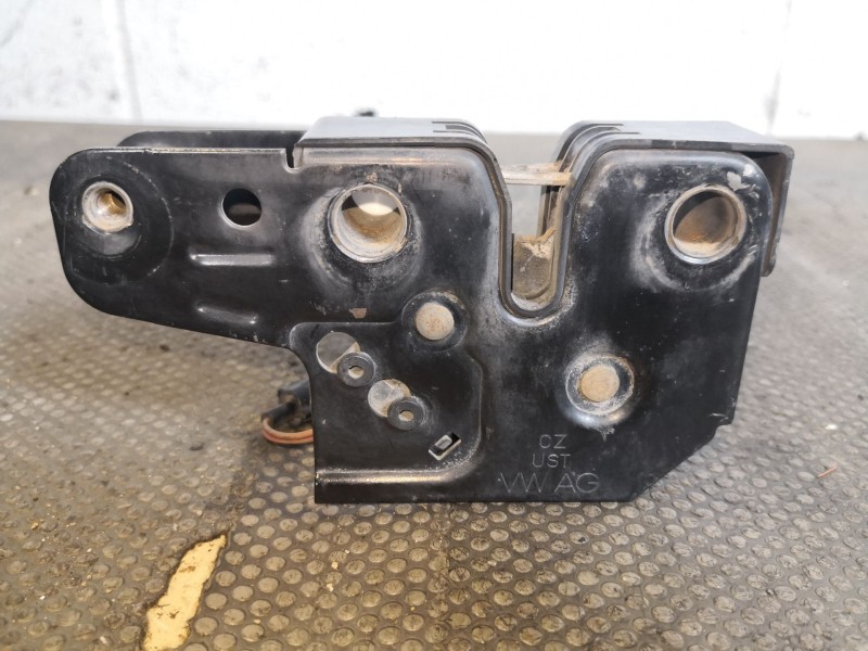 Recambio de cerradura capot para volkswagen caddy ka/kb (2k)  | 0.04 - ...  | 0.04 - ... referencia OEM IAM   