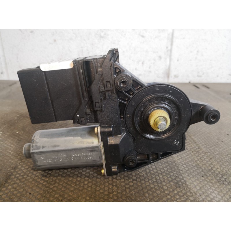 Recambio de motor elevalunas trasero izquierdo para volkswagen passat berlina (3b3) 1.9 tdi referencia OEM IAM 3B5839751BF  