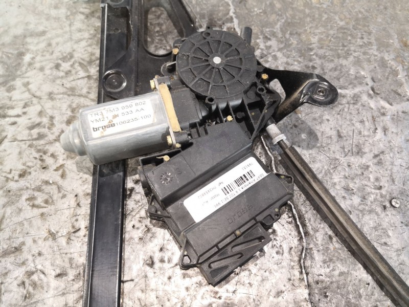 Recambio de elevalunas delantero derecho para seat alhambra 1.9 tdi se referencia OEM IAM 7M3959802   Recambio de elevalunas delantero derecho para seat alhambra 1.9 tdi se referencia OEM IAM 7M3959802