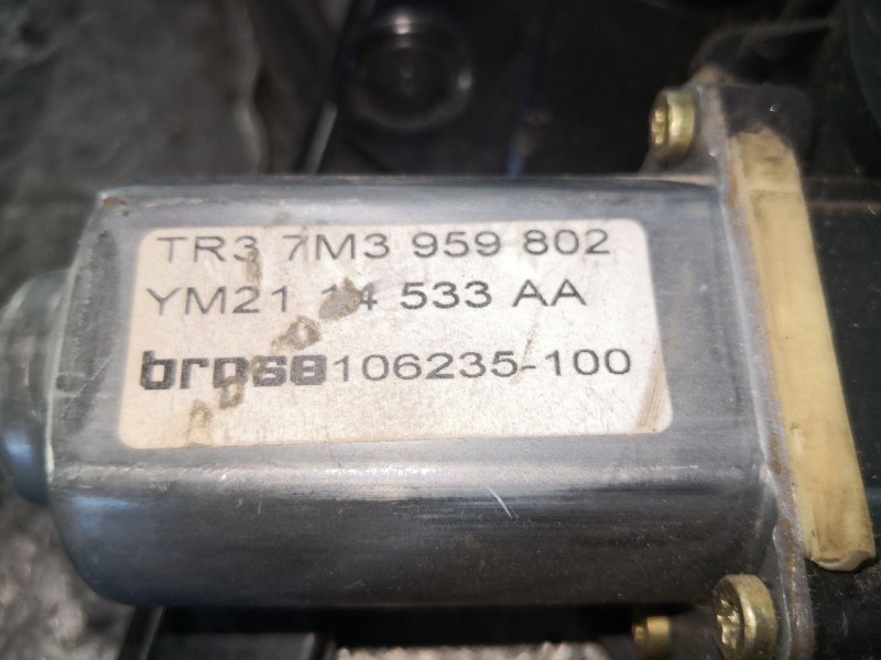 Recambio de elevalunas delantero derecho para seat alhambra 1.9 tdi se referencia OEM IAM 7M3959802   Recambio de elevalunas delantero derecho para seat alhambra 1.9 tdi se referencia OEM IAM 7M3959802