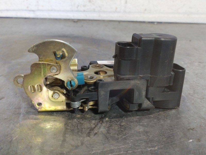 Recambio de cerradura puerta delantera derecha para daewoo lacetti 1.6 cat referencia OEM IAM   