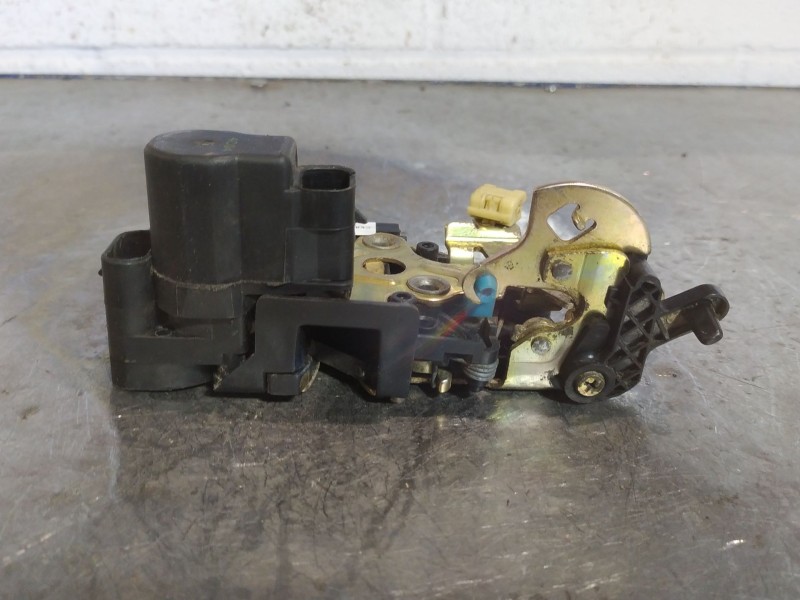 Recambio de cerradura puerta trasera izquierda para daewoo lacetti 1.6 cat referencia OEM IAM   