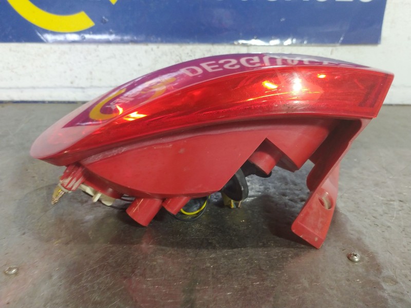 Recambio de piloto trasero derecho para daewoo lacetti 1.6 cat referencia OEM IAM   