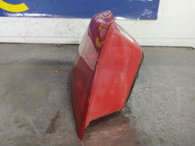 Recambio de piloto porton izquierdo para daewoo lacetti 1.6 cat referencia OEM IAM   