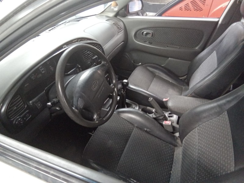 kia shuma ii del año 2001