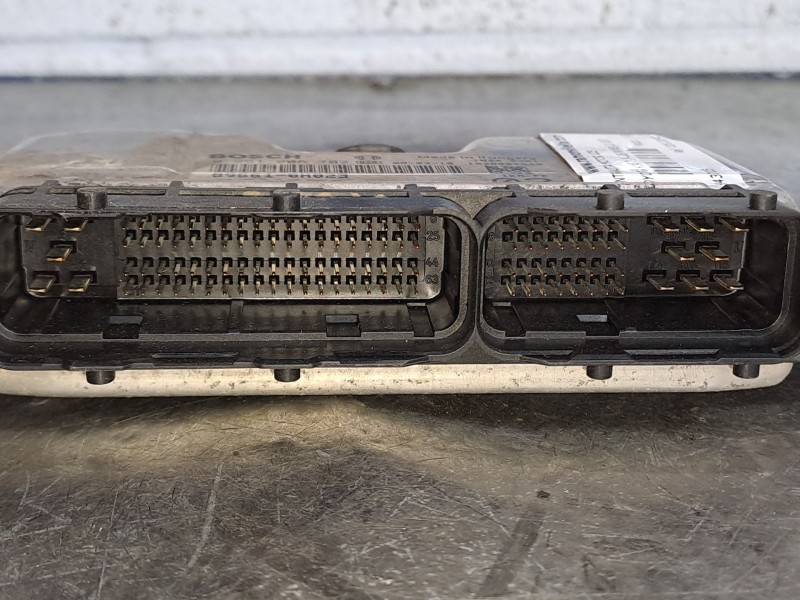 Recambio de centralita motor uce para toyota aygo (kgb/wnb) blue referencia OEM IAM 0261208702  