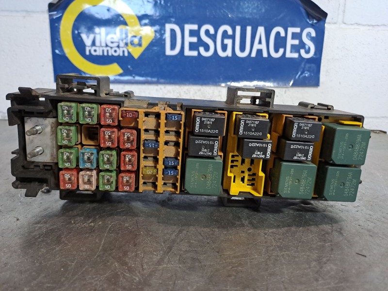 Recambio de caja reles fusibles para jeep gr.cherokee (wj/wg) 3.1 td cat referencia OEM IAM   