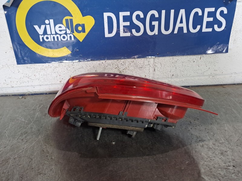 Recambio de piloto trasero derecho para toyota aygo (kgb/wnb) blue referencia OEM IAM   