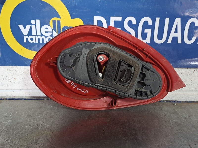 Recambio de piloto trasero derecho para toyota aygo (kgb/wnb) blue referencia OEM IAM   