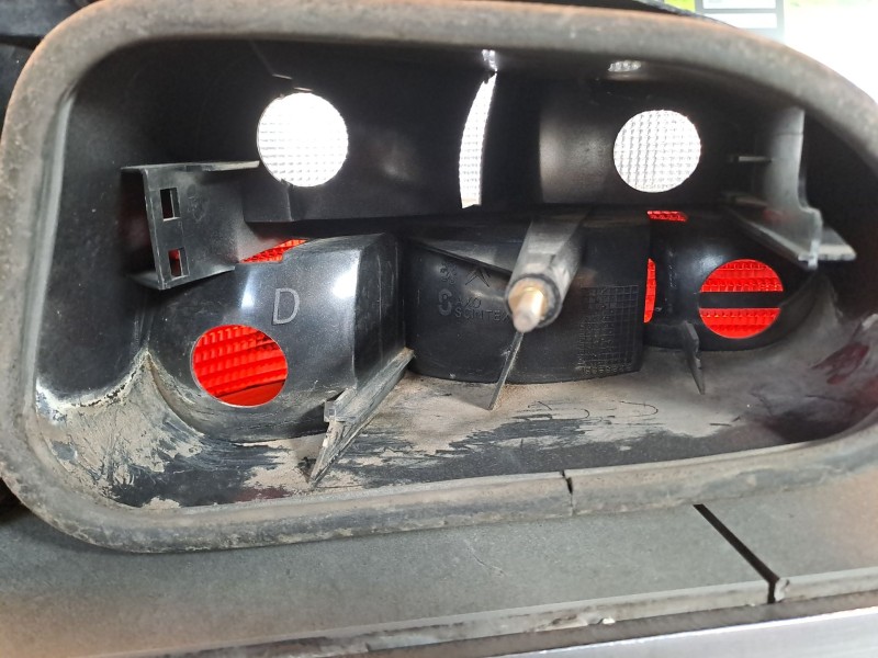 Recambio de piloto trasero derecho para citroen saxo 1.5 d monaco referencia OEM IAM   